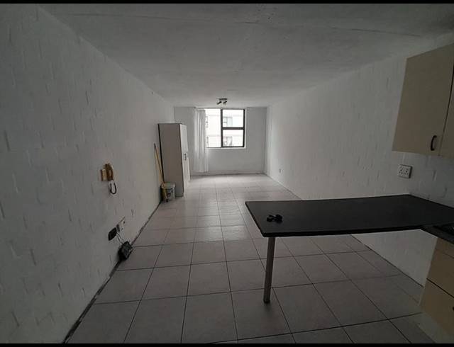 1 BEDROOM PROPERTY TO RENT IN WYNBERG